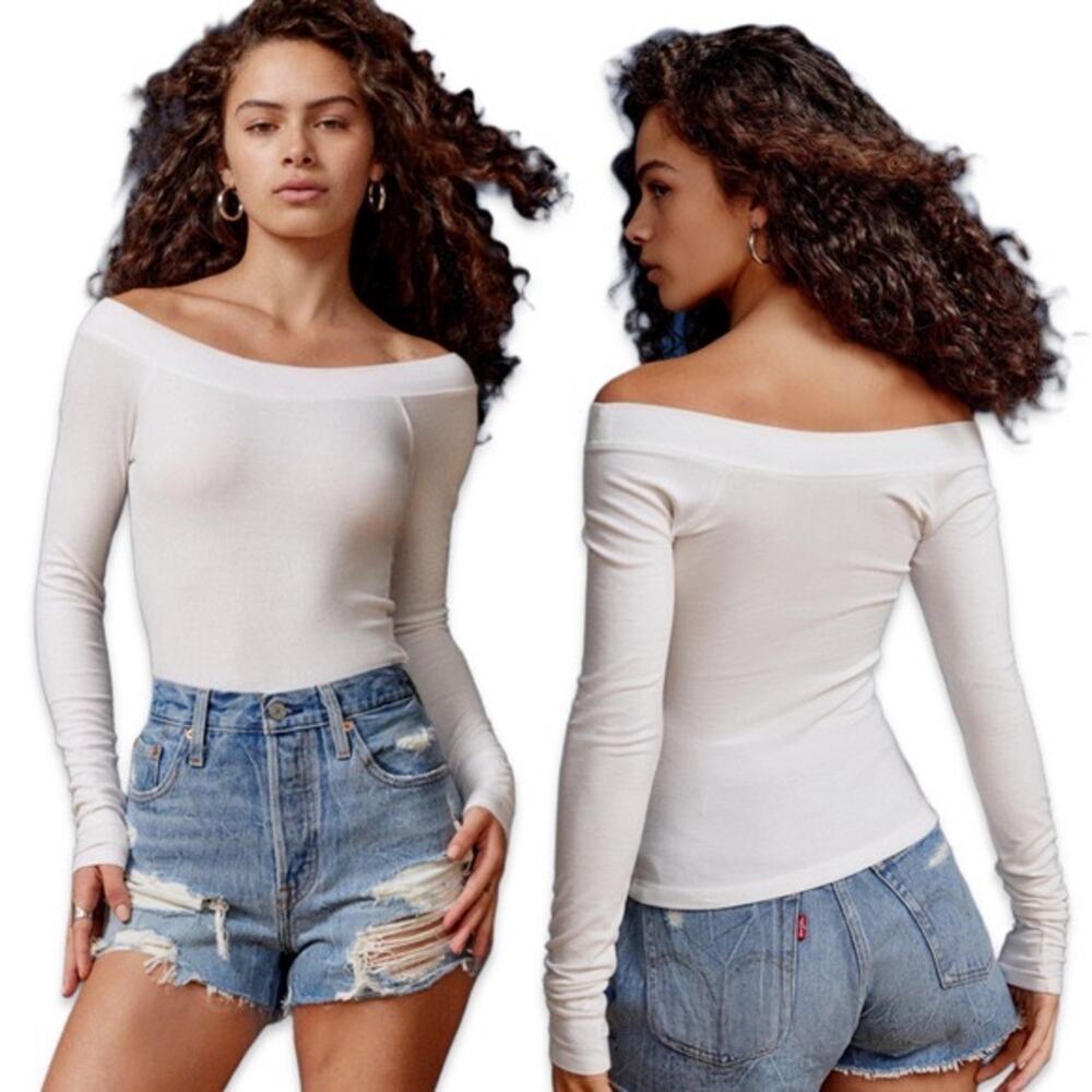 NWOT BDG Urban Outfitters White Emma Long Sleeve Off-The-Shoulder Tee Medium